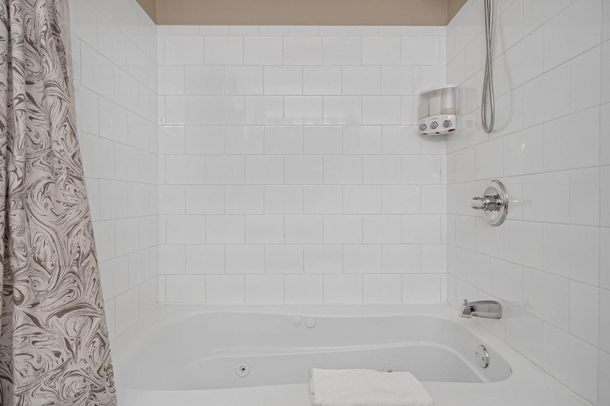 לואיוויל Lux Townhouse, Walk To All, Sleeps 6 Adults מראה חיצוני תמונה