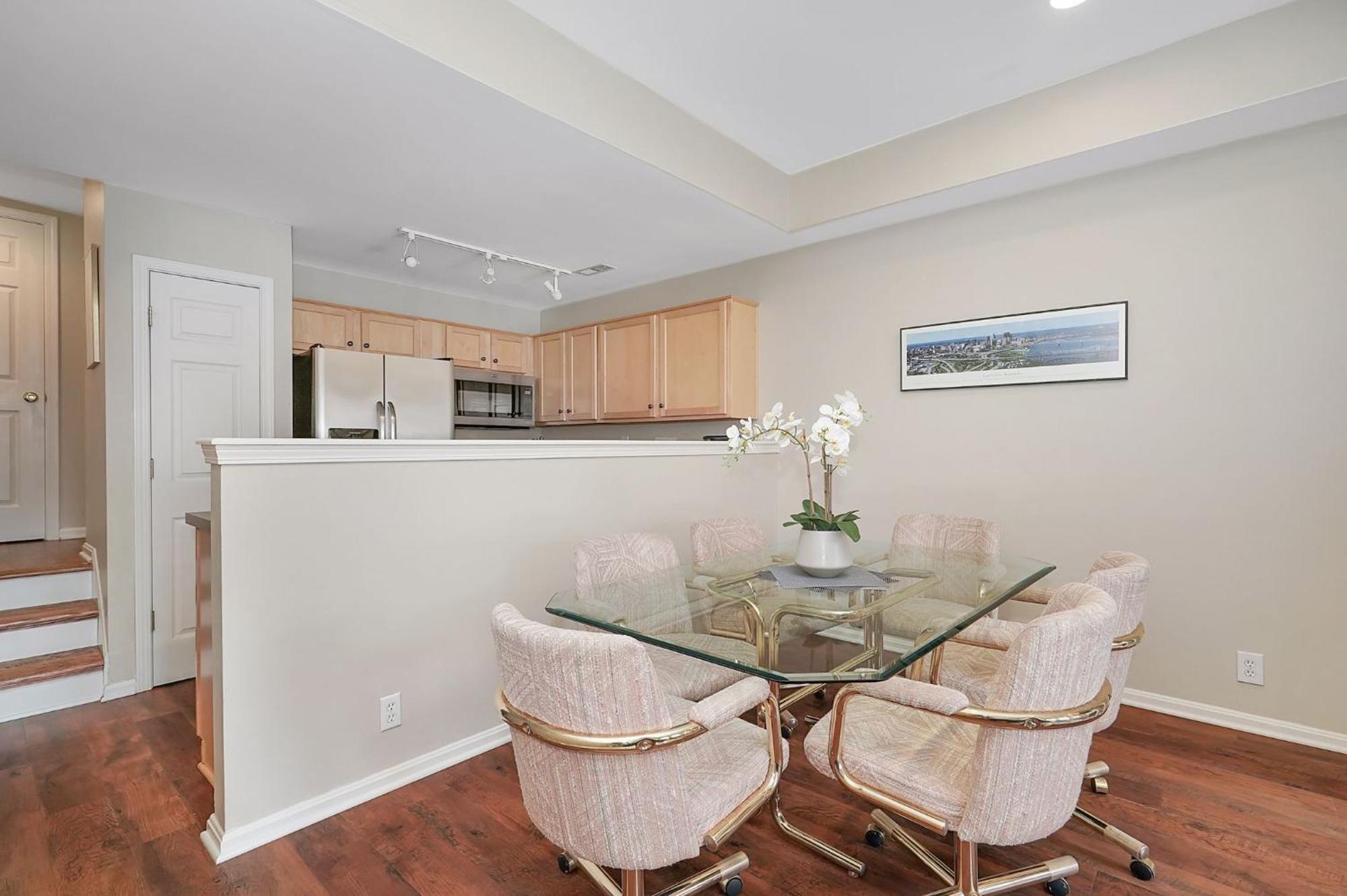 לואיוויל Lux Townhouse, Walk To All, Sleeps 6 Adults מראה חיצוני תמונה